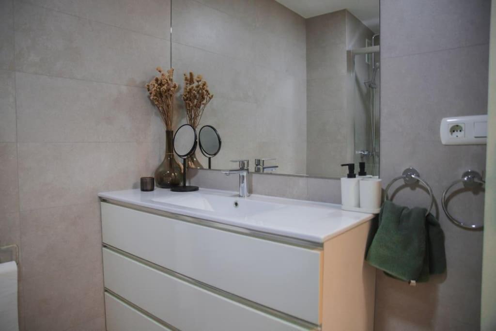 Luxurious Marbella Retreat With Sea View Terrace *