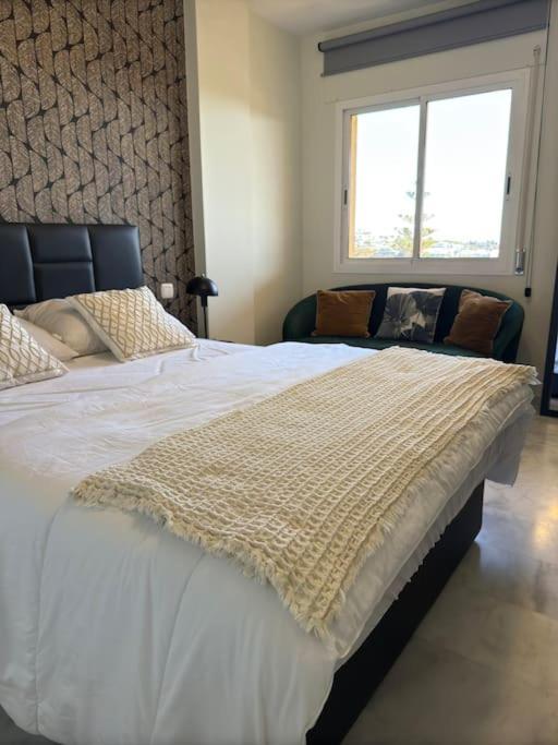 Luxurious Marbella Retreat With Sea View Terrace Málaga