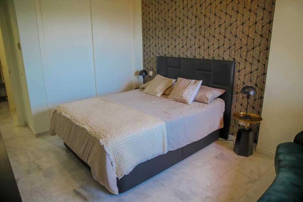Luxurious Marbella Retreat With Sea View Terrace Apartment